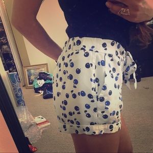 Equipment Femme 100% pure silk shorts